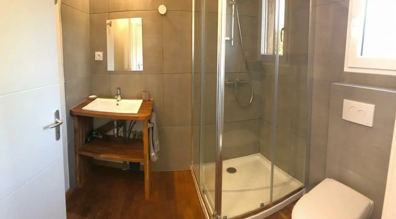 Bed & Breakfast Chez Brigitte Chambres Et Tables D'Hotes Theix Frankrijk